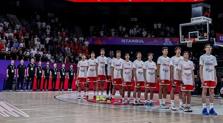 17 Yaş Altı Erkek Basketbol Milli Takımı, grup birincisi olarak son 16 turuna yükseldi