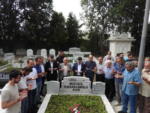 Mustafa Karahasanoğlu kabri başında dualarla yad edildi