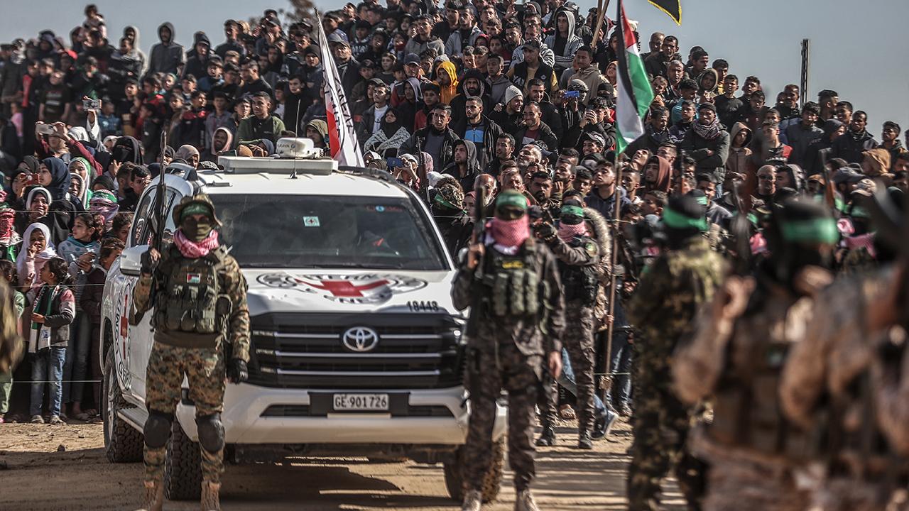Hamas, Gazze'deki ateşkes anlaşmasının kalıcı hale getirilmesi için Kahire'ye gidiyor
