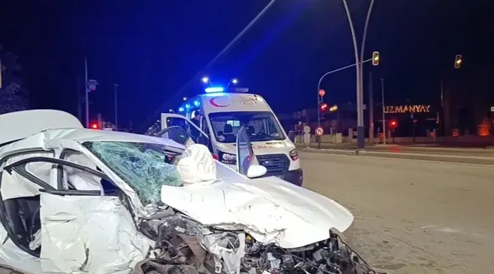 Bursa'da otomobil ile cip çarpıştı: 2 ölü, 2 yaralı