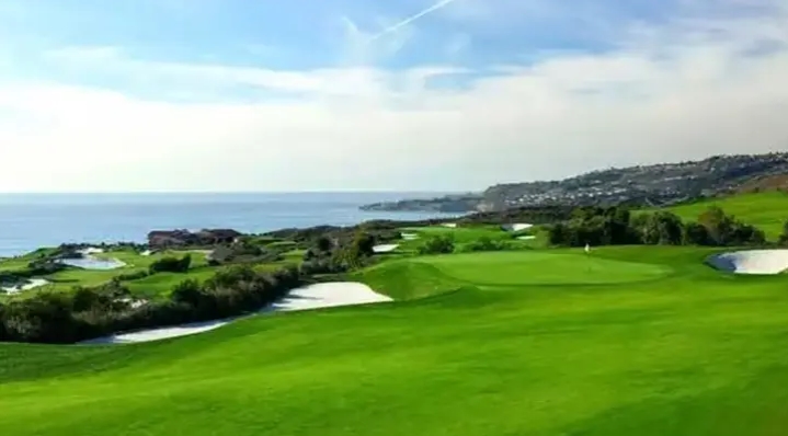 Trump'ın golf sahasında silahlı bir kişi yakalandı
