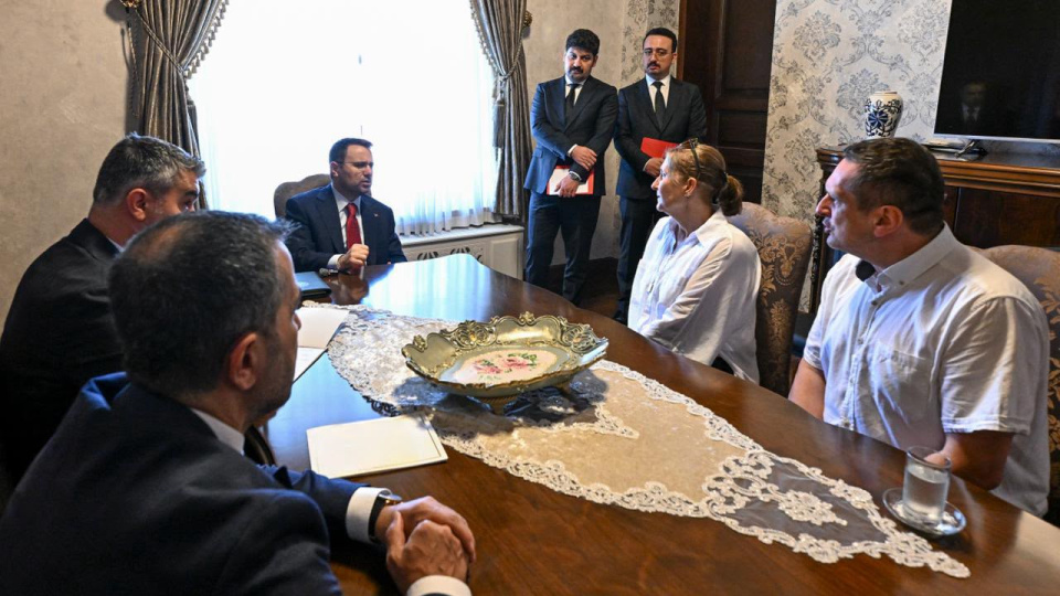 Bakan Gürlek, Trabzon’da yorgun mermiyle ölen Emir’in ailesiyle görüştü
