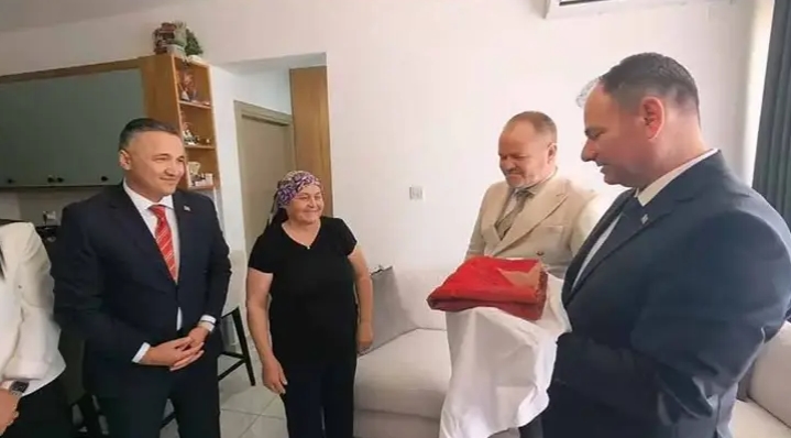 Kıbrıs Barış Harekatı'nda zarar gören Türk bayrağı restore edilecek