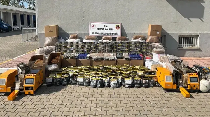 Bursa’da 3,2 milyon TL’lik kaçak tütün ve sigara ele geçirildi