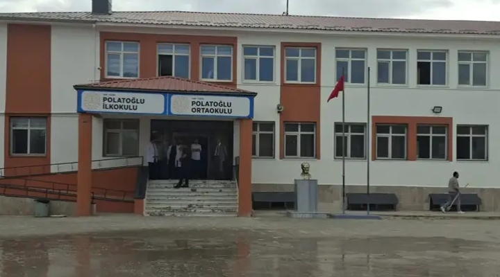 Öğrenci, okula tüfekle geldi