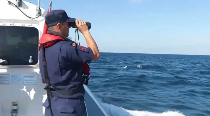 Silivri açıklarında batan gemiyi arama çalışmaları 2'nci gününde sürüyor