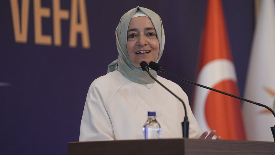 AK Parti Genel Başkan Yardımcısı Kaya görevinden affını istedi
