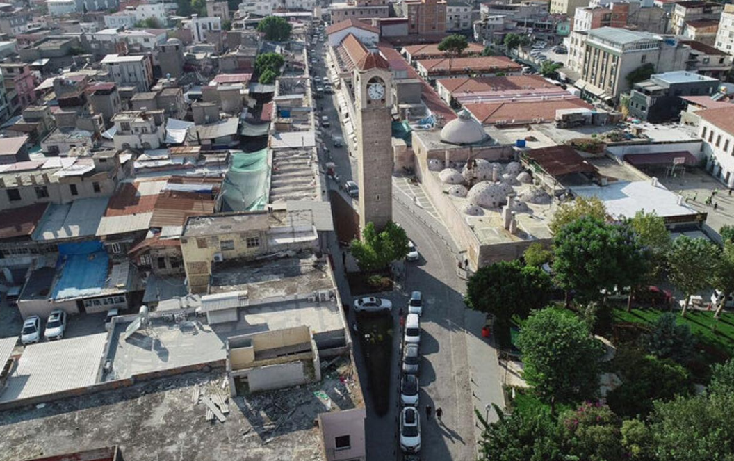 Adana'nın tarihi caddesi trafiğe kapatıldı