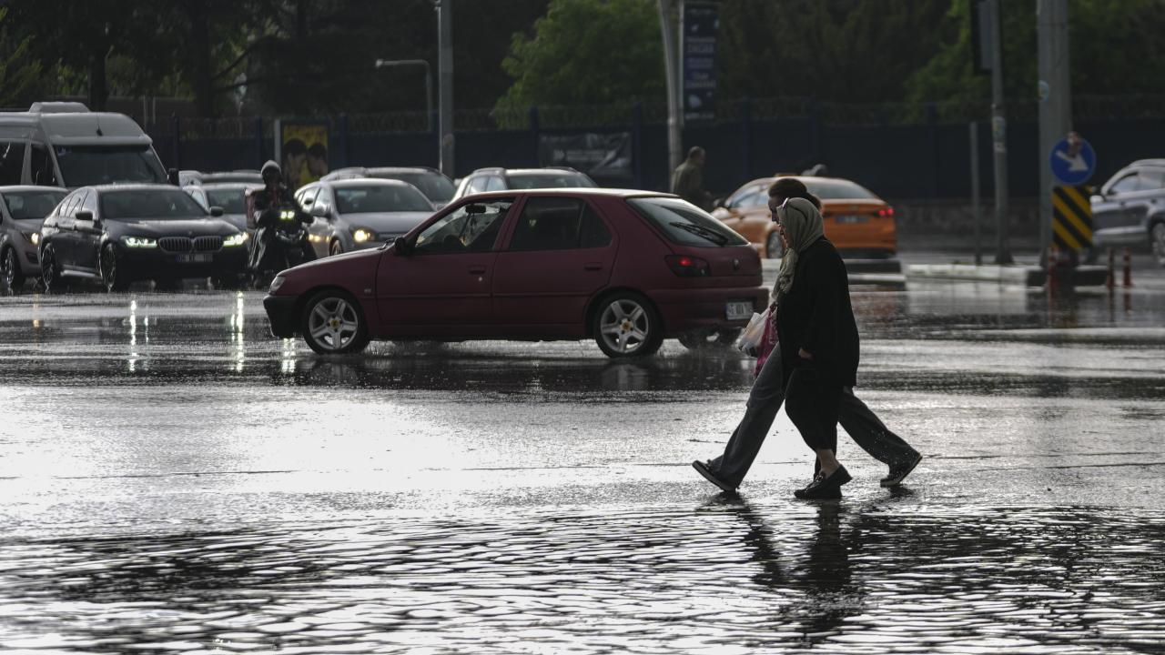 İstanbul'da sağanak 3 can aldı