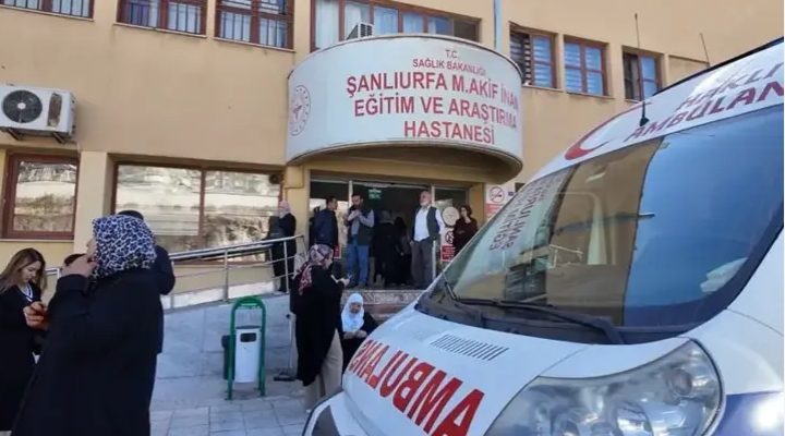 Yaprak sarması yiyen 12 öğrenci, zehirlenme şüphesiyle hastaneye kaldırıldı