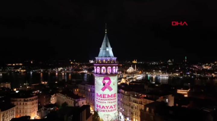 Galata Kulesi 'Meme Kanseri Farkındalık Ayı' kapsamında pembe ışıklarla aydınlatıldı
