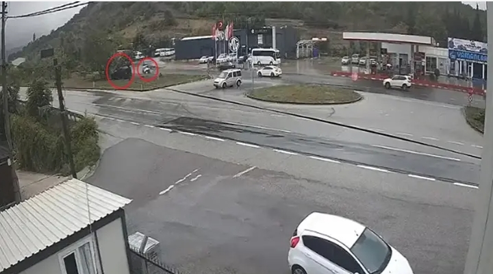 İkiye bölünen otomobilin sürücüsünün öldüğü kazada kusur raporuna aileden itiraz