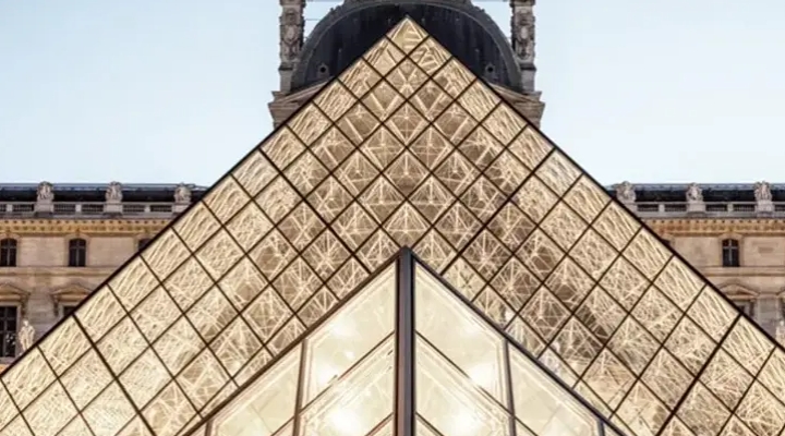 Louvre Müzesi eylemler nedeniyle ziyarete kapatıldı
