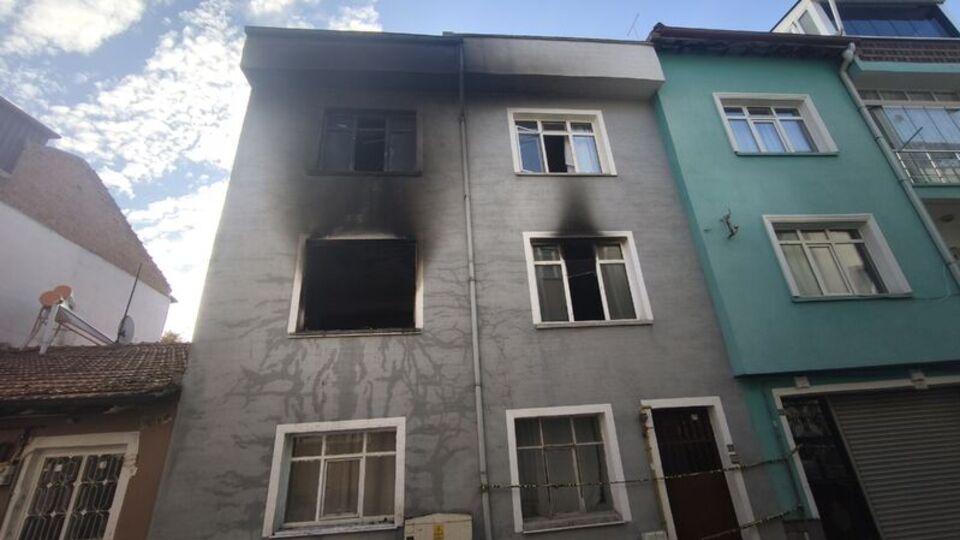 Ev yangınında facia! Yoğun duman ölüme yol açtı!