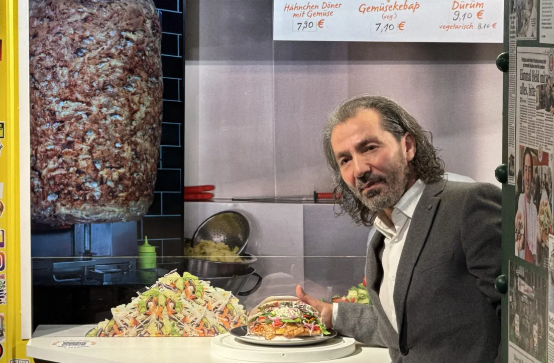 Dünyaca ünlü müzede döner sergilenmeye başlandı