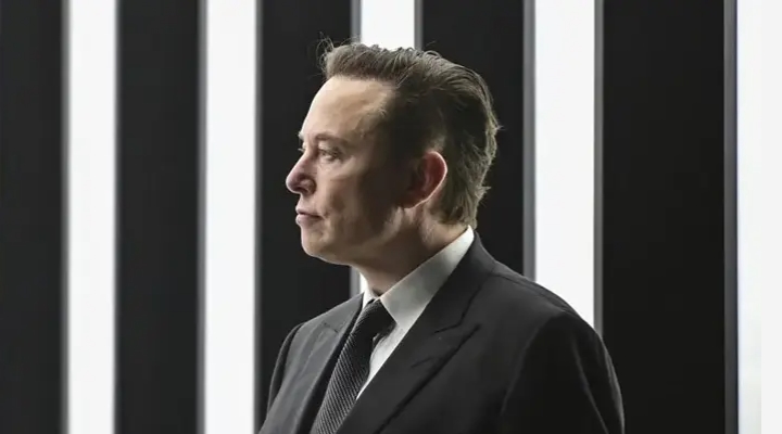 Musk: Ukrayna'nın kullandığı askeri uydu sistemini, ABD kontrol ediyor
