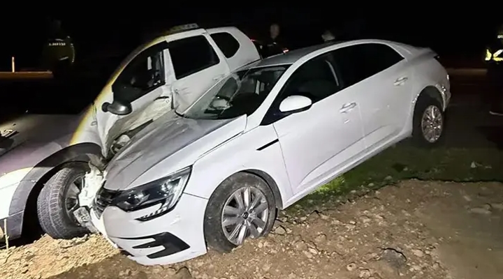 Mardin'de iki otomobil çarpıştı: 6 yaralı