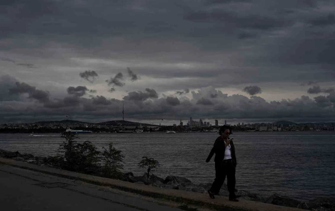 Hastalık havası: İstanbul'un gündüzü sıcak gecesi soğuk