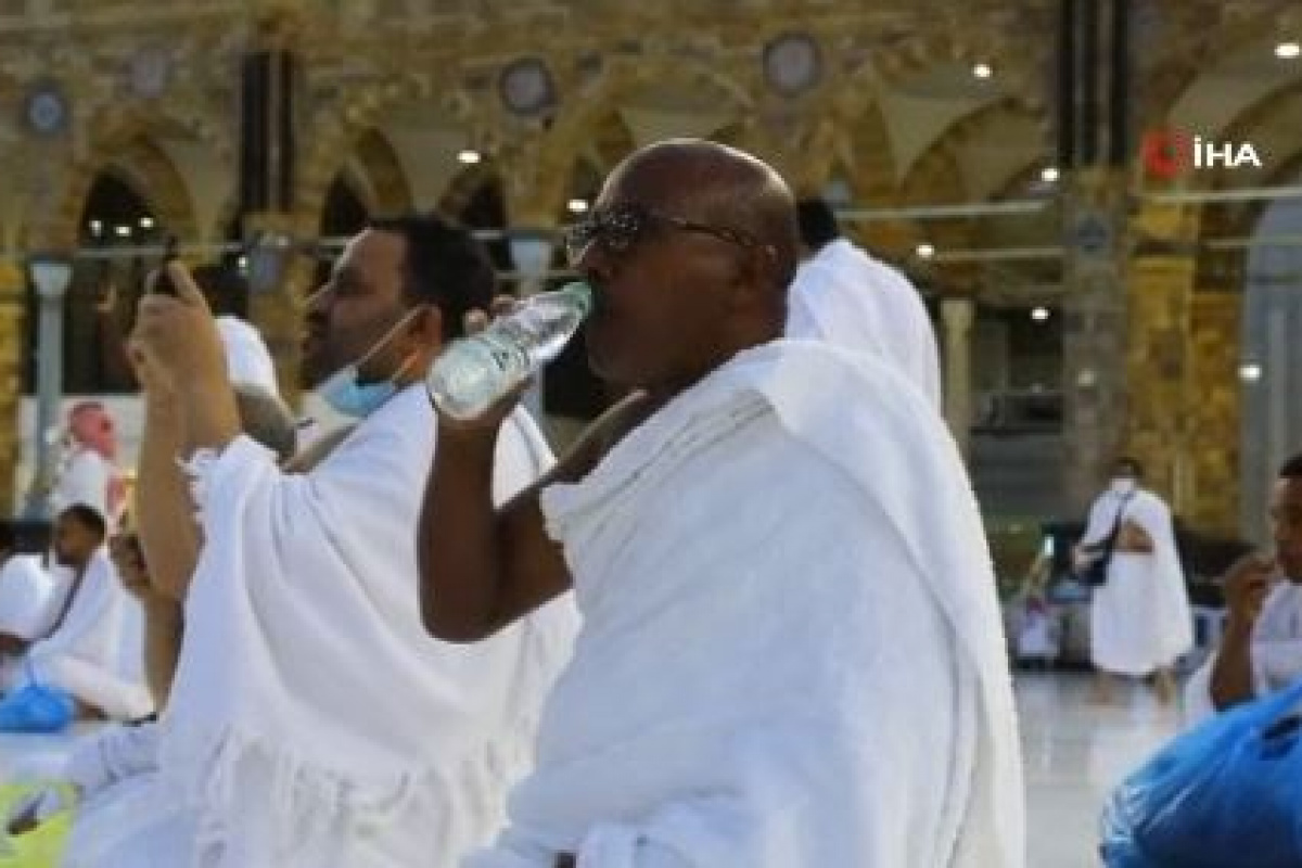 Mescid-i Haram'da 2 yıl aradan sonra iftar verildi