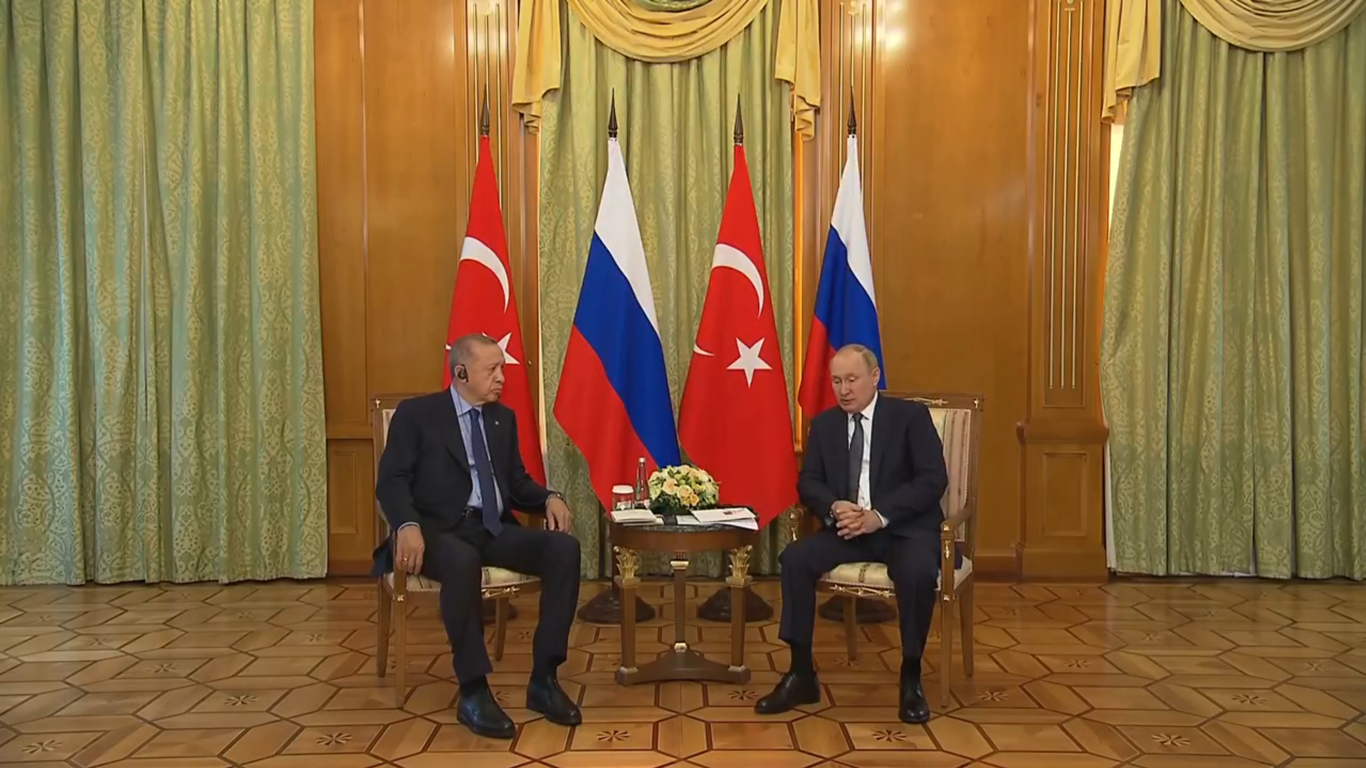 Soçi’de kritik zirve! Cumhurbaşkanı Erdoğan’dan ve Putin’den önemli görüşme