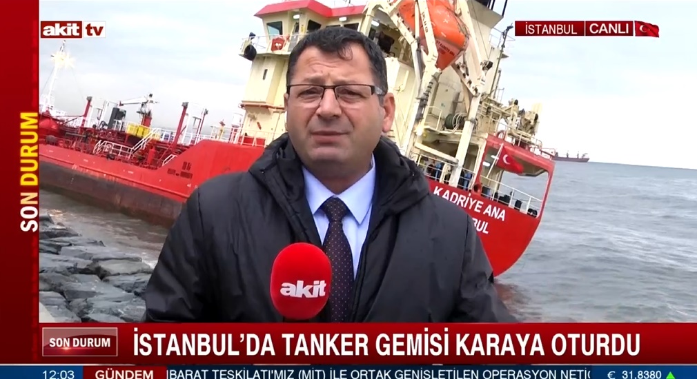 İstanbul'da tanker gemisi karaya oturdu 