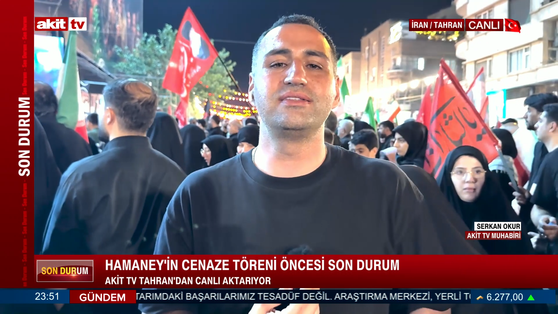 Akit TV muhabiri Serkan Okur, Hamaney’in cenaze töreni öncesinde son durumu aktardı.